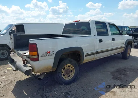2002 Chevrolet Silverado 2500Hd Lt z USA, uszkodzony, nr VIN 1GCHK23102F187656
